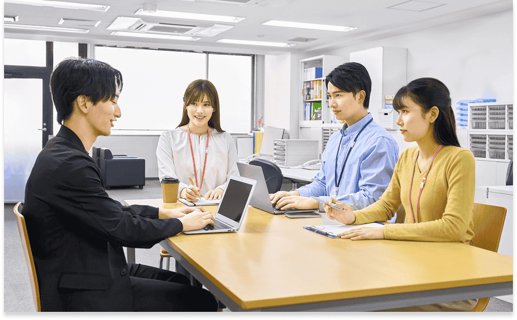 会議している様子